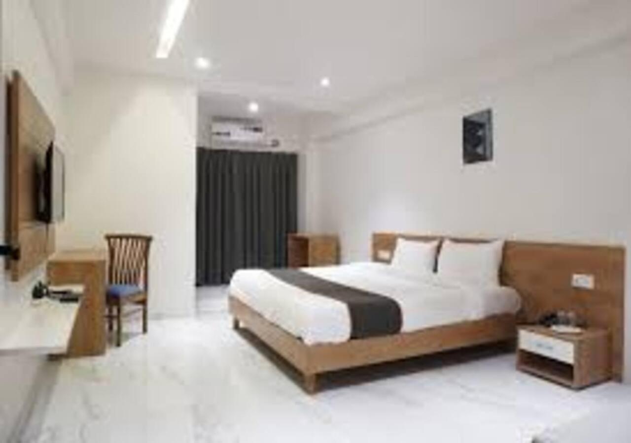 L P Regency, Pune Dış mekan fotoğraf