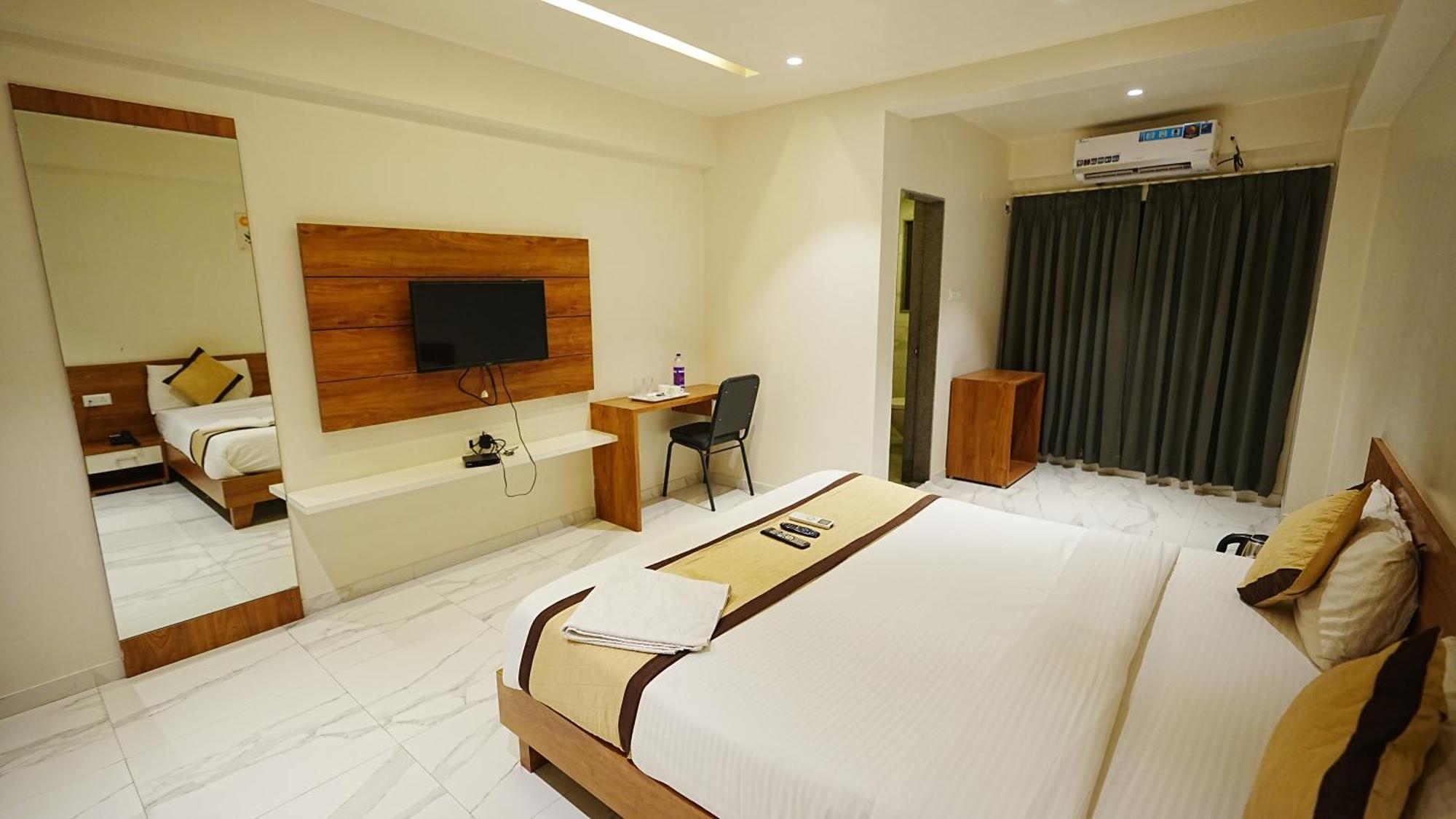 L P Regency, Pune Dış mekan fotoğraf